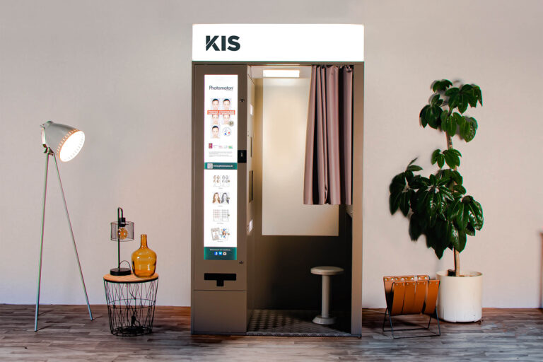 Outdoor Payments Made Easy For KIS & ME